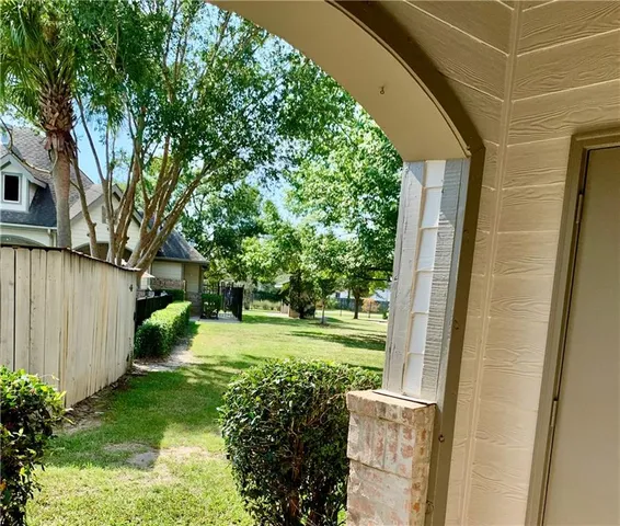 $1,300 | 350 Emerald Forest Boulevard, Unit 6102, Covington, LA 70433