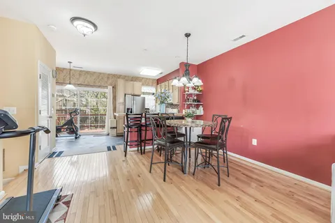 $490,000 | 23097 Fontwell Square, Sterling, VA 20166