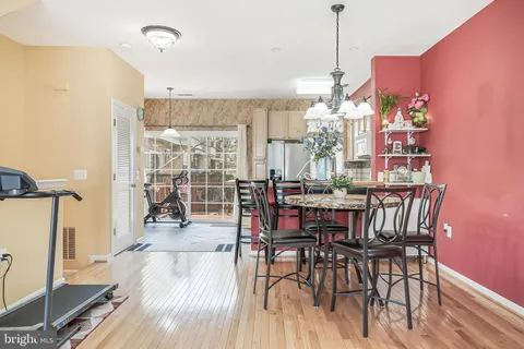 $490,000 | 23097 Fontwell Square, Sterling, VA 20166