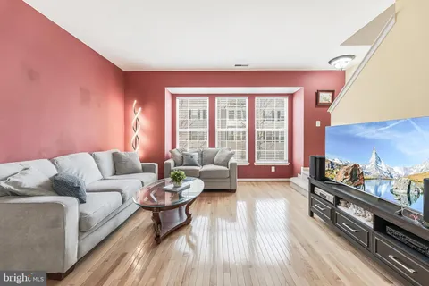 $490,000 | 23097 Fontwell Square, Sterling, VA 20166