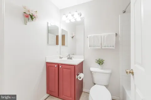 $490,000 | 23097 Fontwell Square, Sterling, VA 20166