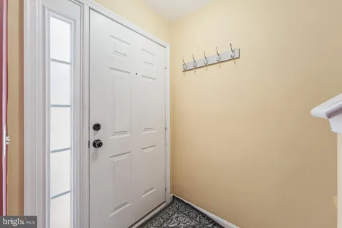 $490,000 | 23097 Fontwell Square, Sterling, VA 20166