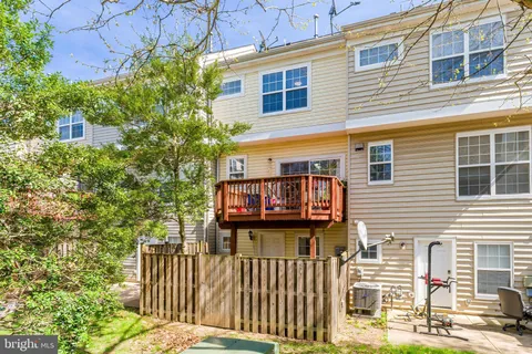 $490,000 | 23097 Fontwell Square, Sterling, VA 20166