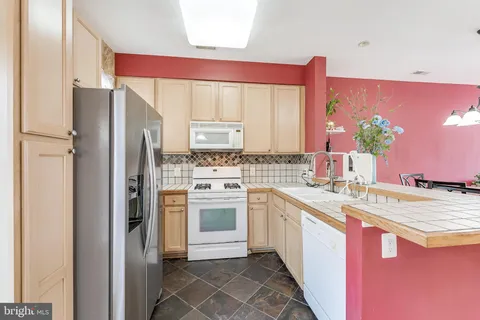 $490,000 | 23097 Fontwell Square, Sterling, VA 20166