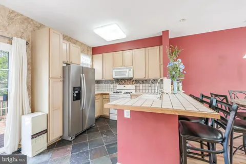 $490,000 | 23097 Fontwell Square, Sterling, VA 20166