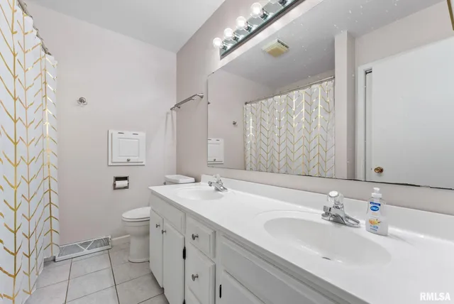 $315,000 | 2685 Northwood Drive, Muscatine, IA 52761