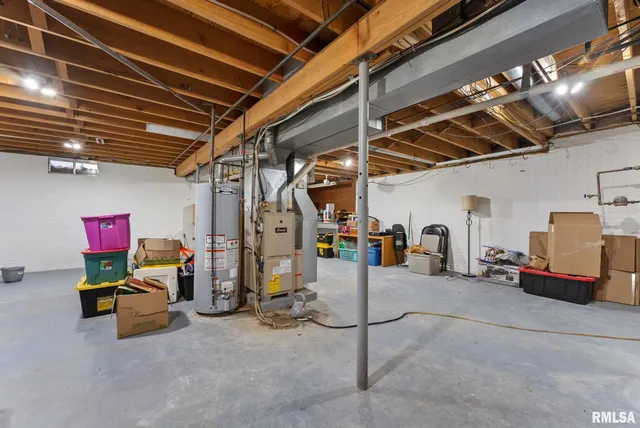 $315,000 | 2685 Northwood Drive, Muscatine, IA 52761