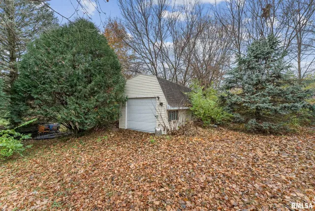 $315,000 | 2685 Northwood Drive, Muscatine, IA 52761