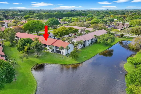 $215,000 | 3 Vía De Casas Sur, Boynton Beach, FL 33426