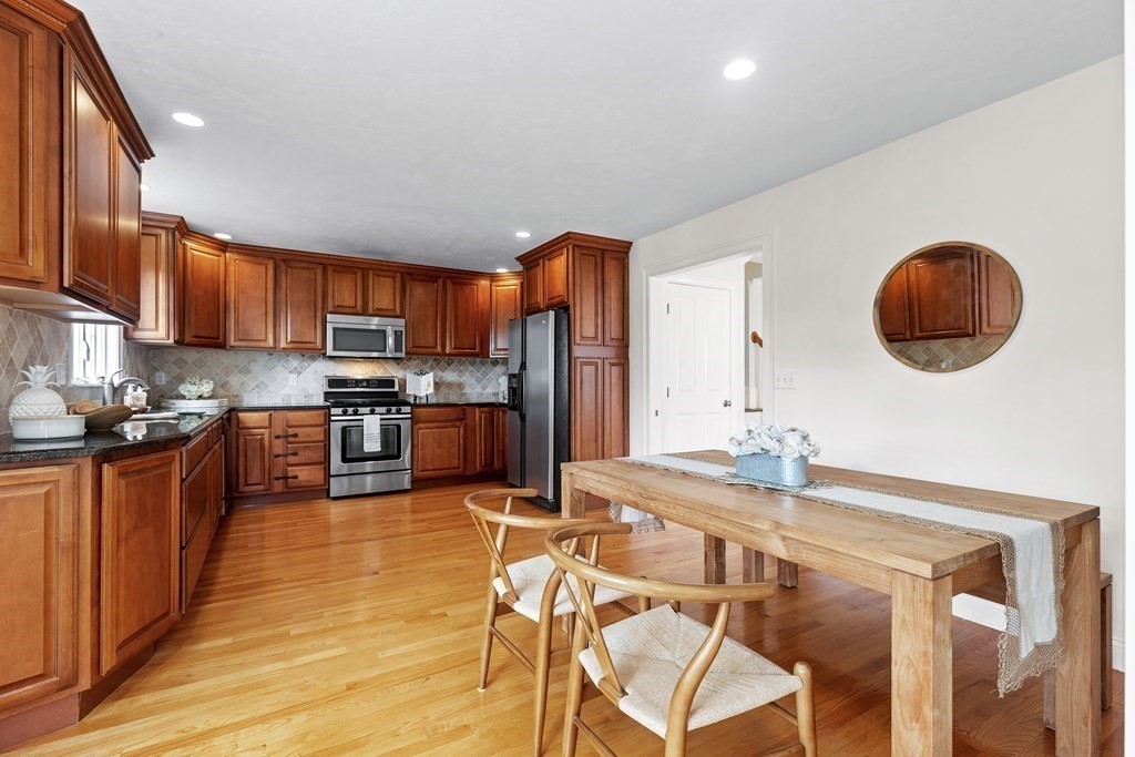 572 Trapelo Road, Unit 572 Belmont, MA 02478 - Photo 6 of 22 Gallery Image 6