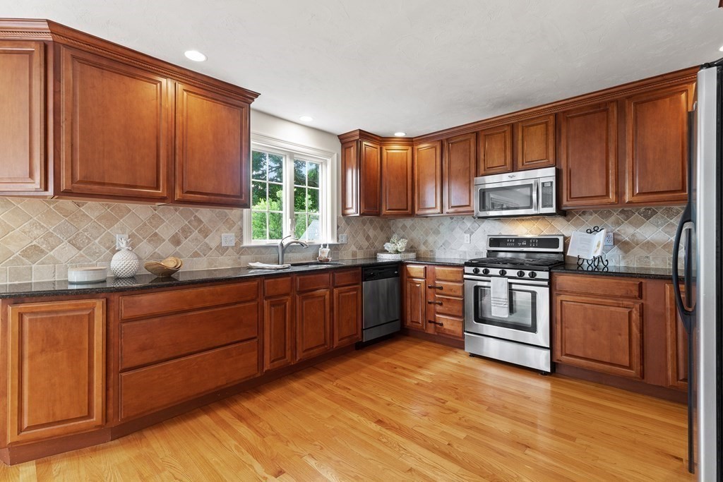 572 Trapelo Road, Unit 572 Belmont, MA 02478 - Photo 8 of 22 Gallery Image 8