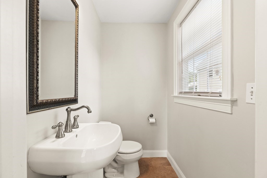 572 Trapelo Road, Unit 572 Belmont, MA 02478 - Photo 9 of 22 Gallery Image 9