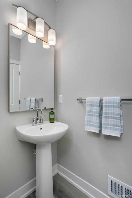 33080 Townhill Road, Unit 10 Farmington, MI 48336 - Photo 32 of 40
