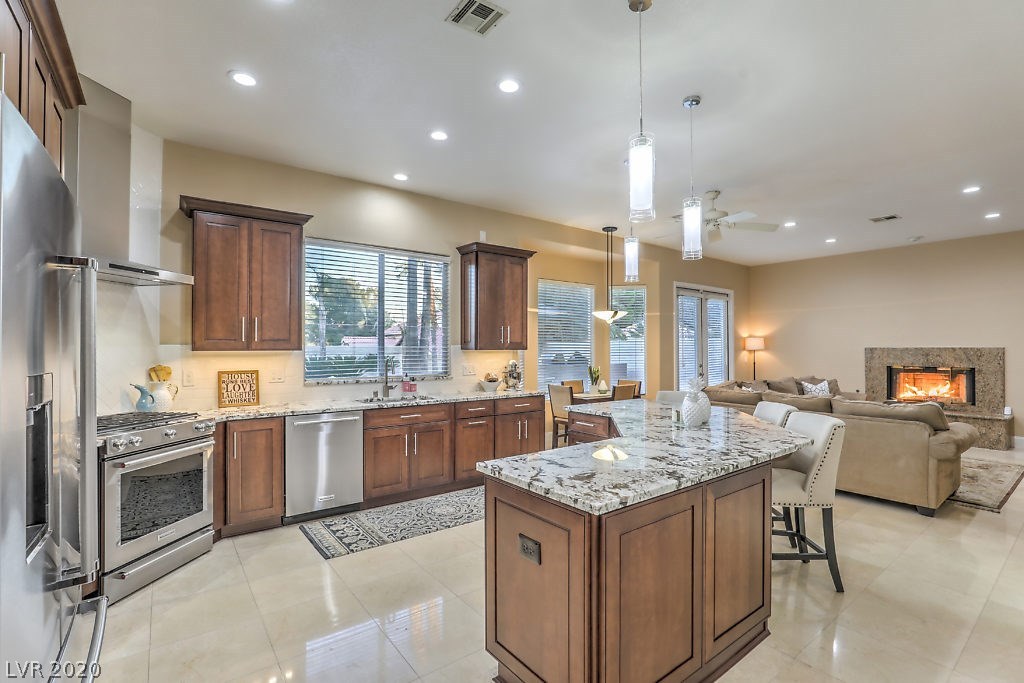 8920 Echo Ridge Drive Las Vegas, NV 89117 - Photo 12 of 49