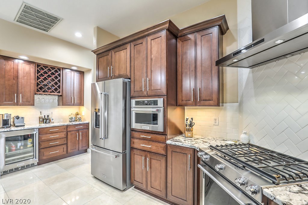 8920 Echo Ridge Drive Las Vegas, NV 89117 - Photo 16 of 49