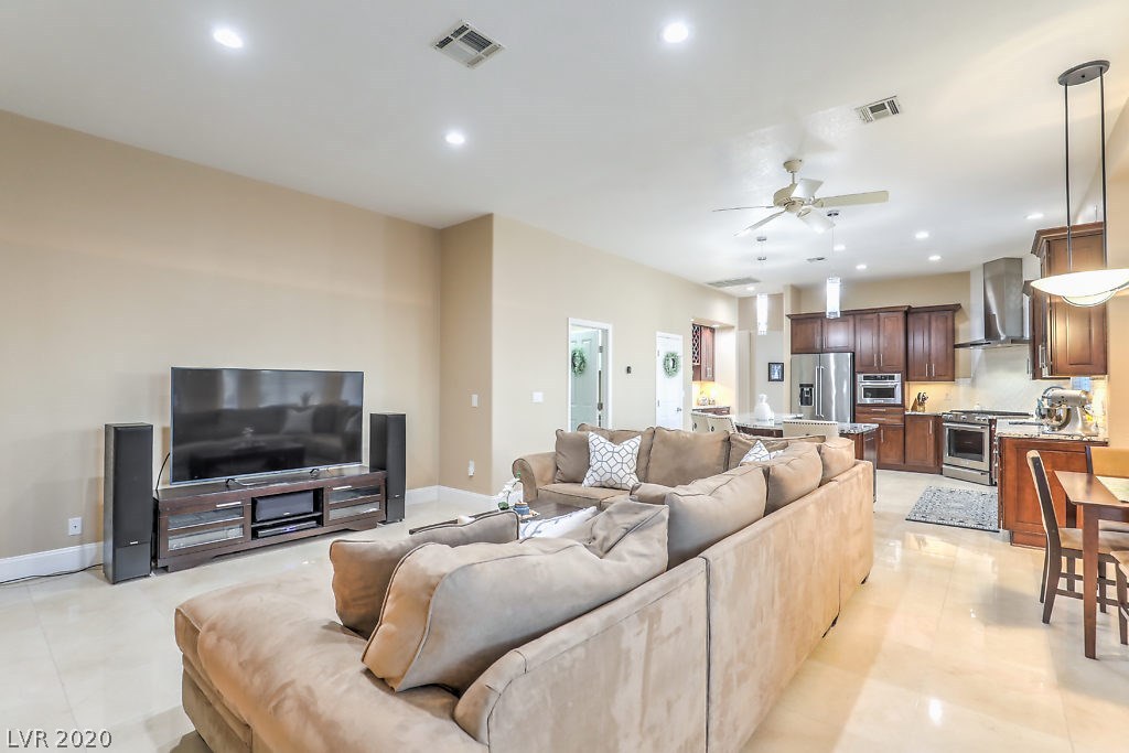 8920 Echo Ridge Drive Las Vegas, NV 89117 - Photo 23 of 49