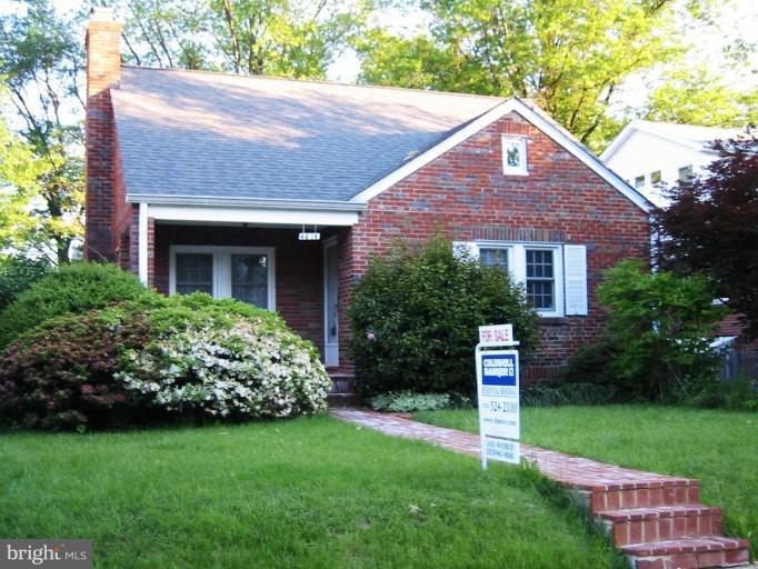 4616 23rd Road North Arlington, VA 22207 - Photo 1 of 8 Exterior (Main)