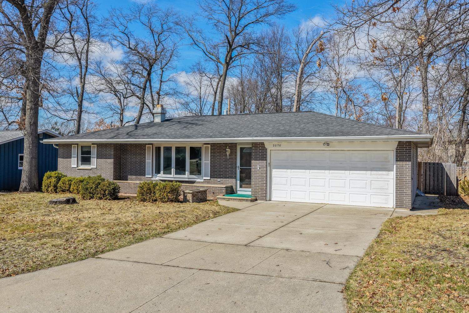 2070 West Point Terrace Green Bay, WI 54304 - Photo 1 of 31