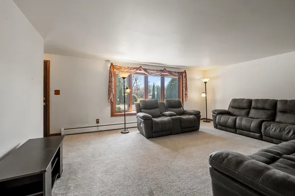 $299,900 | 2070 West Point Terrace, Green Bay, WI 54304