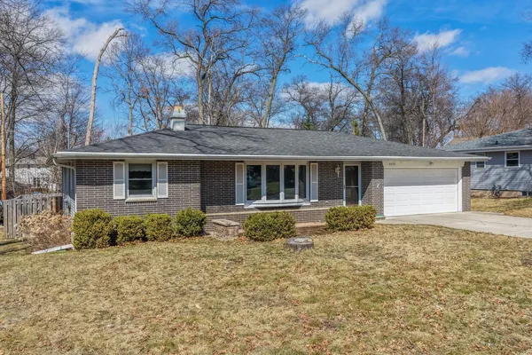 $299,900 | 2070 West Point Terrace, Green Bay, WI 54304