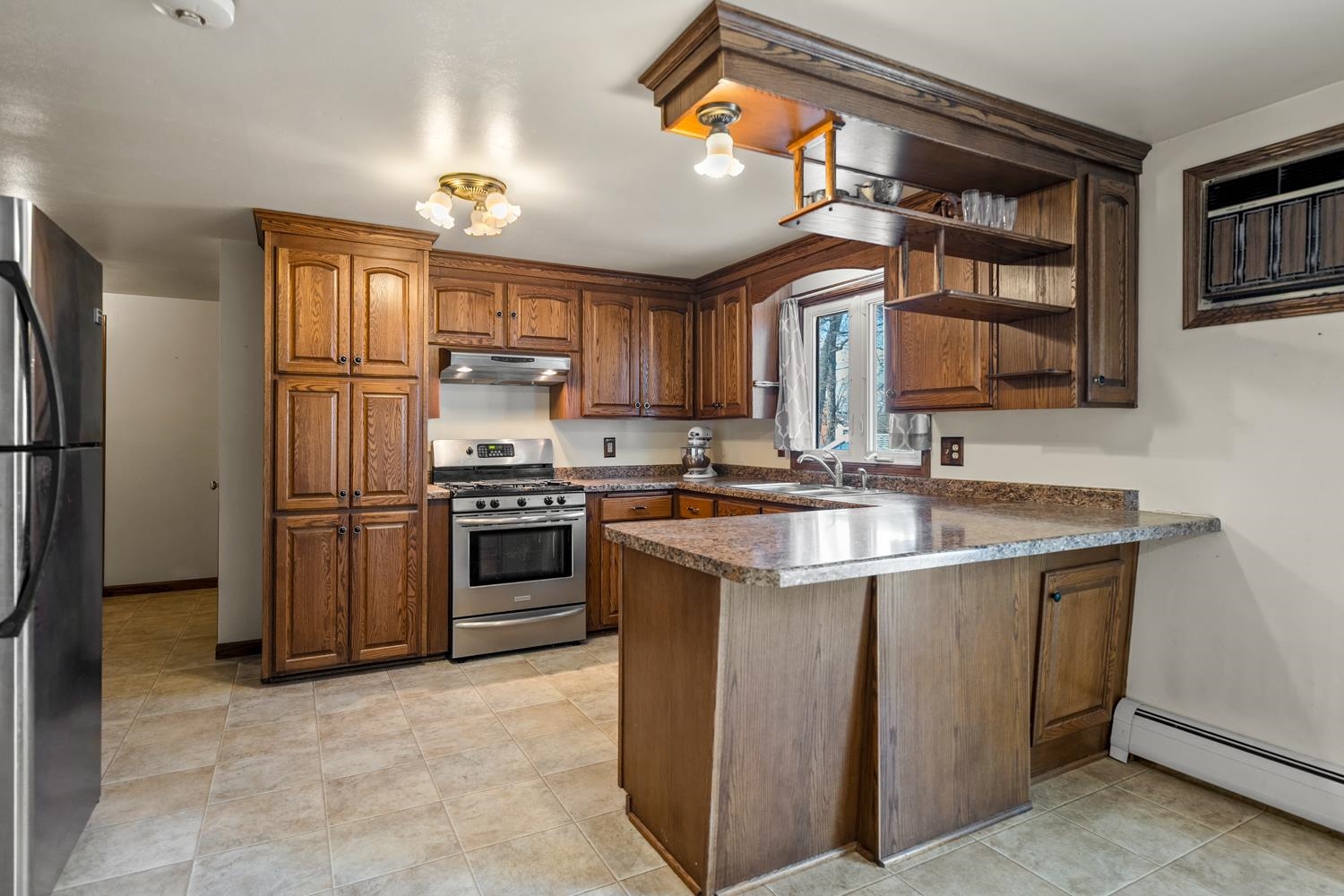 2070 West Point Terrace Green Bay, WI 54304 - Photo 4 of 31