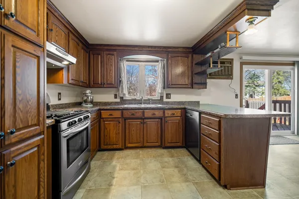 $299,900 | 2070 West Point Terrace, Green Bay, WI 54304
