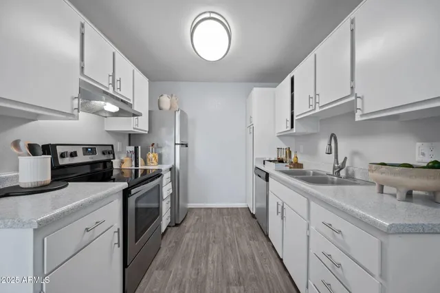 $1,324 | 4337 North 53rd Lane, Unit B1, Phoenix, AZ 85031