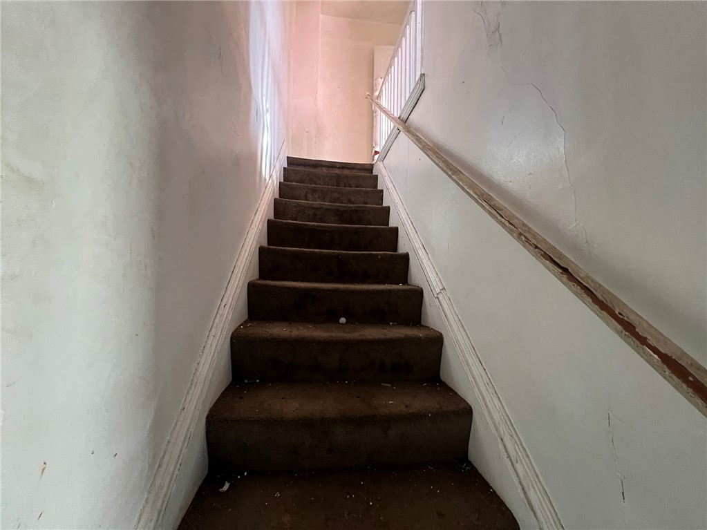 868 South Plymouth Avenue, Unit 866 Rochester, NY 14608 - Photo 12 of 43 868 S. Plymouth - 3 bedroom (Up & Down)