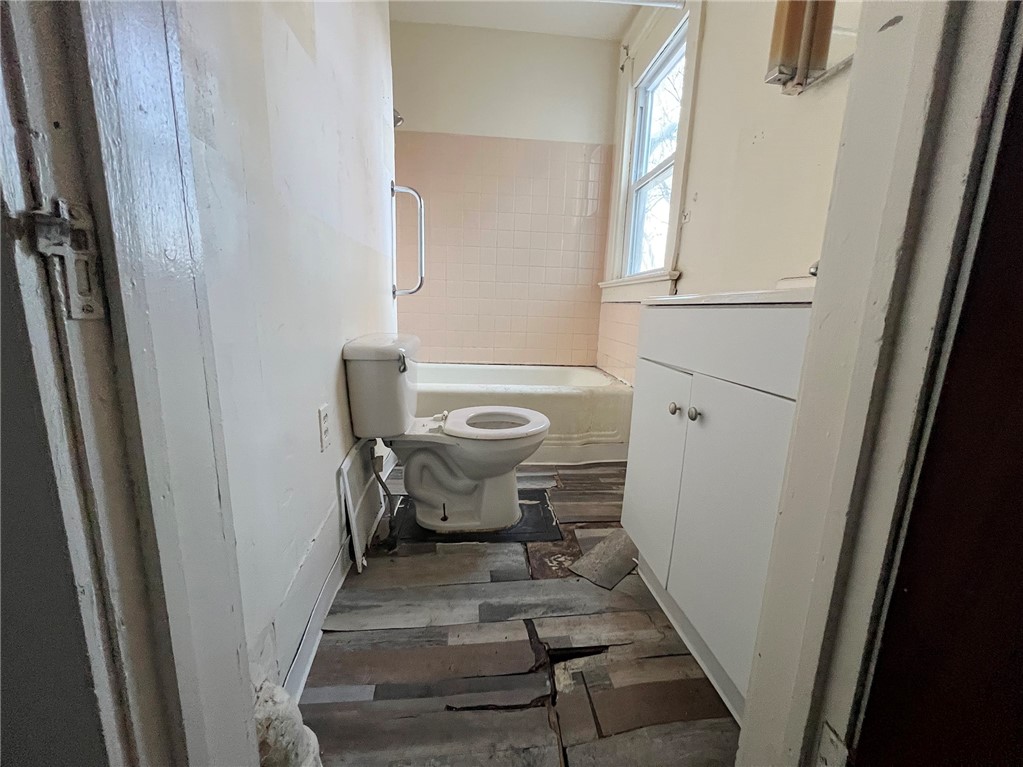 868 South Plymouth Avenue, Unit 866 Rochester, NY 14608 - Photo 23 of 43 866 S Plymouth -1 Bed (Lower unit)