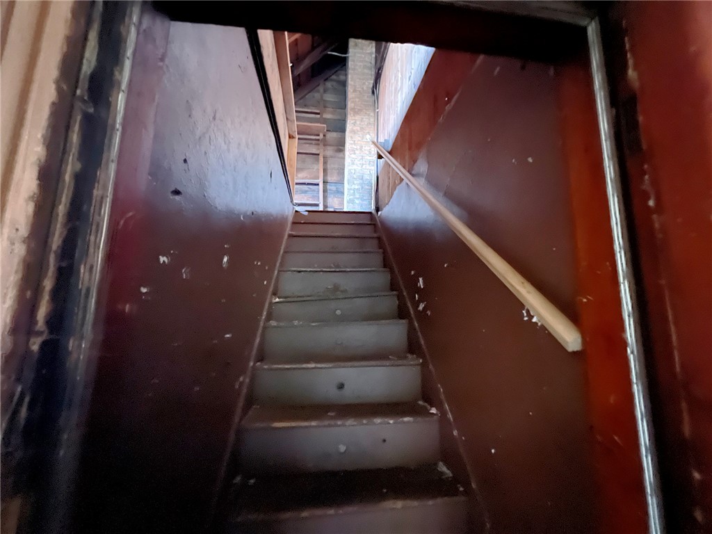 868 South Plymouth Avenue, Unit 866 Rochester, NY 14608 - Photo 31 of 43 866 S Plymouth -2 Bed (Upper unit)