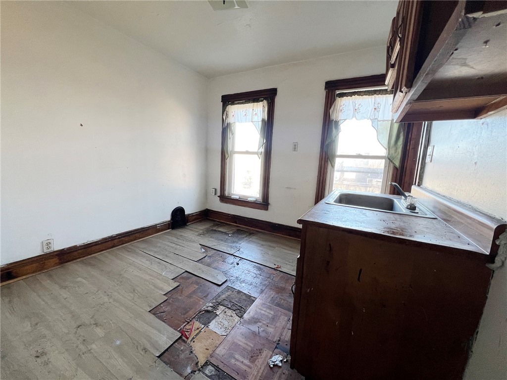 868 South Plymouth Avenue, Unit 866 Rochester, NY 14608 - Photo 33 of 43 866 S Plymouth -2 Bed (Upper unit)