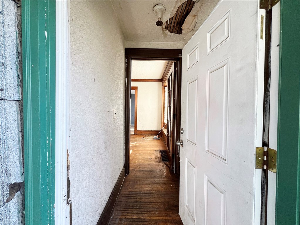 868 South Plymouth Avenue, Unit 866 Rochester, NY 14608 - Photo 5 of 43 868 S. Plymouth - 3 bedroom (Up & Down)