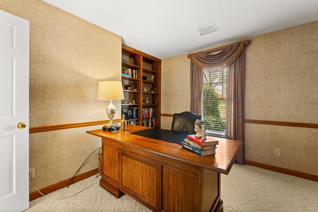 105 Hamilton Drive Anderson, SC 29621 - Photo 19 of 49 This private office space offers a productive environment, perfect for focused work.