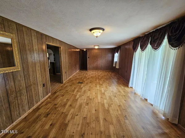 $100,000 | 220 Gillispie Road, Pounding Mill, VA 24637