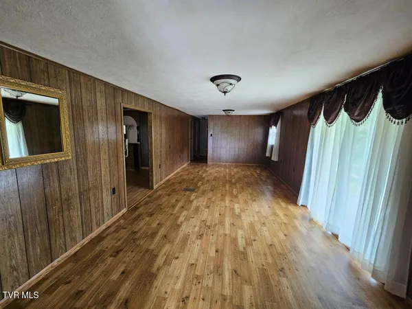 $100,000 | 220 Gillispie Road, Pounding Mill, VA 24637