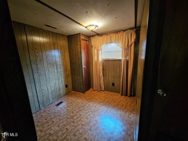 $100,000 | 220 Gillispie Road, Pounding Mill, VA 24637