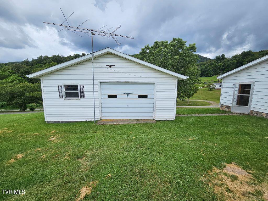 220 Gillispie Road Pounding Mill, VA 24637 - Photo 27 of 34 34