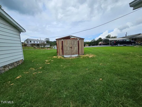 $100,000 | 220 Gillispie Road, Pounding Mill, VA 24637