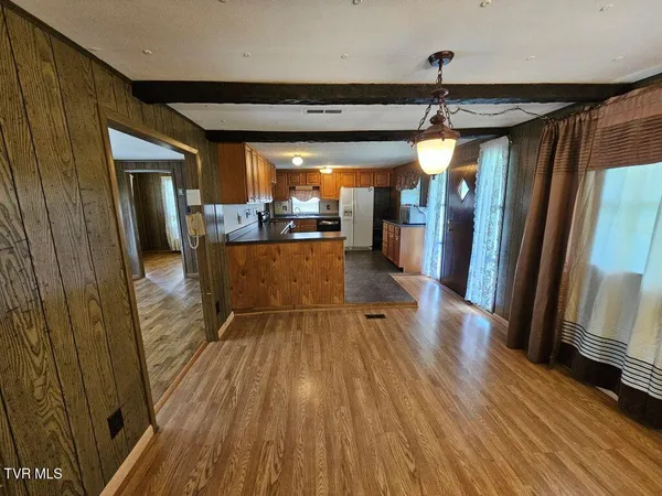 $100,000 | 220 Gillispie Road, Pounding Mill, VA 24637