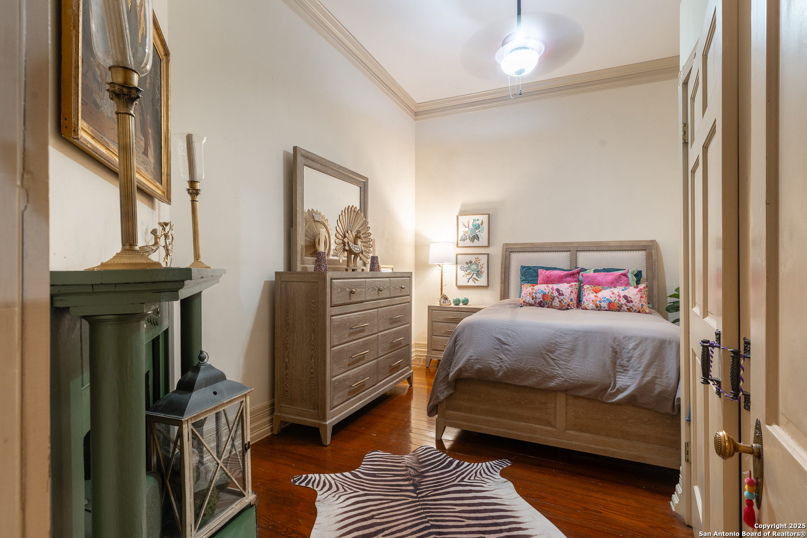 529 North High Street Uvalde, TX 78801 - Photo 23 of 37 a bedroom with a bed and a window