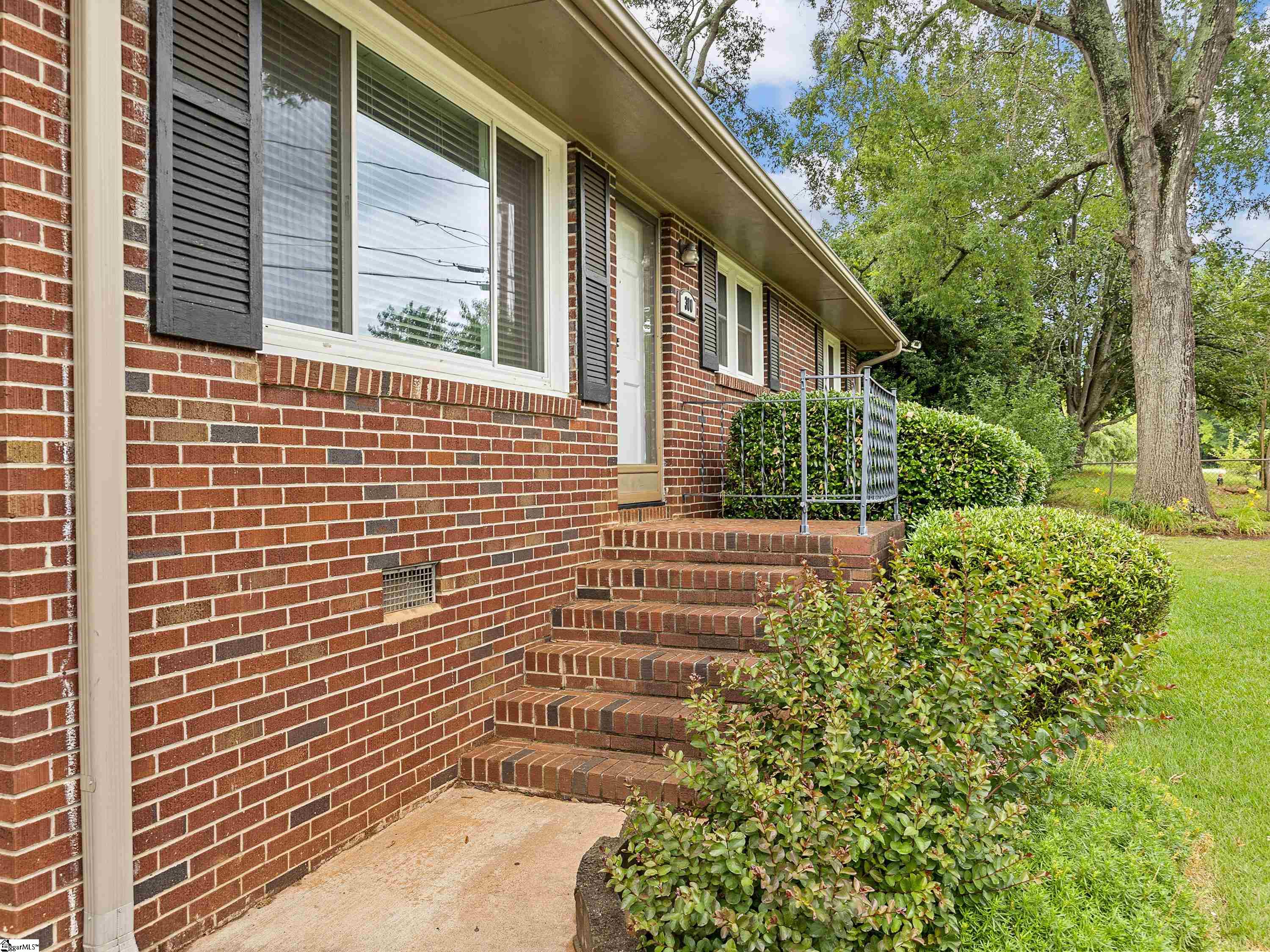 300 Mount Zion Road Spartanburg, SC 29303 - Photo 3 of 31 Gallery Image 3