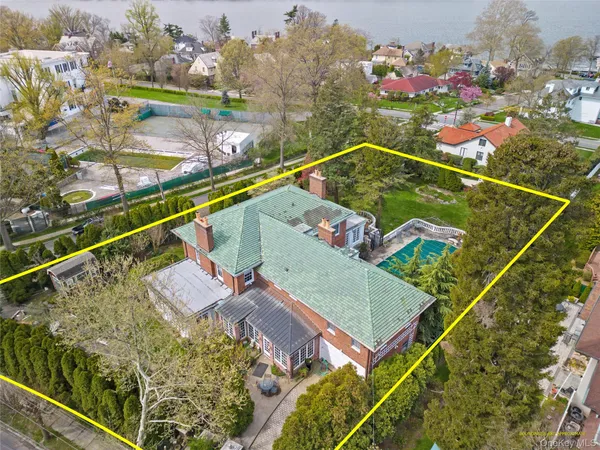 $5,398,000 | 1-27 Beverly Road | Douglaston
