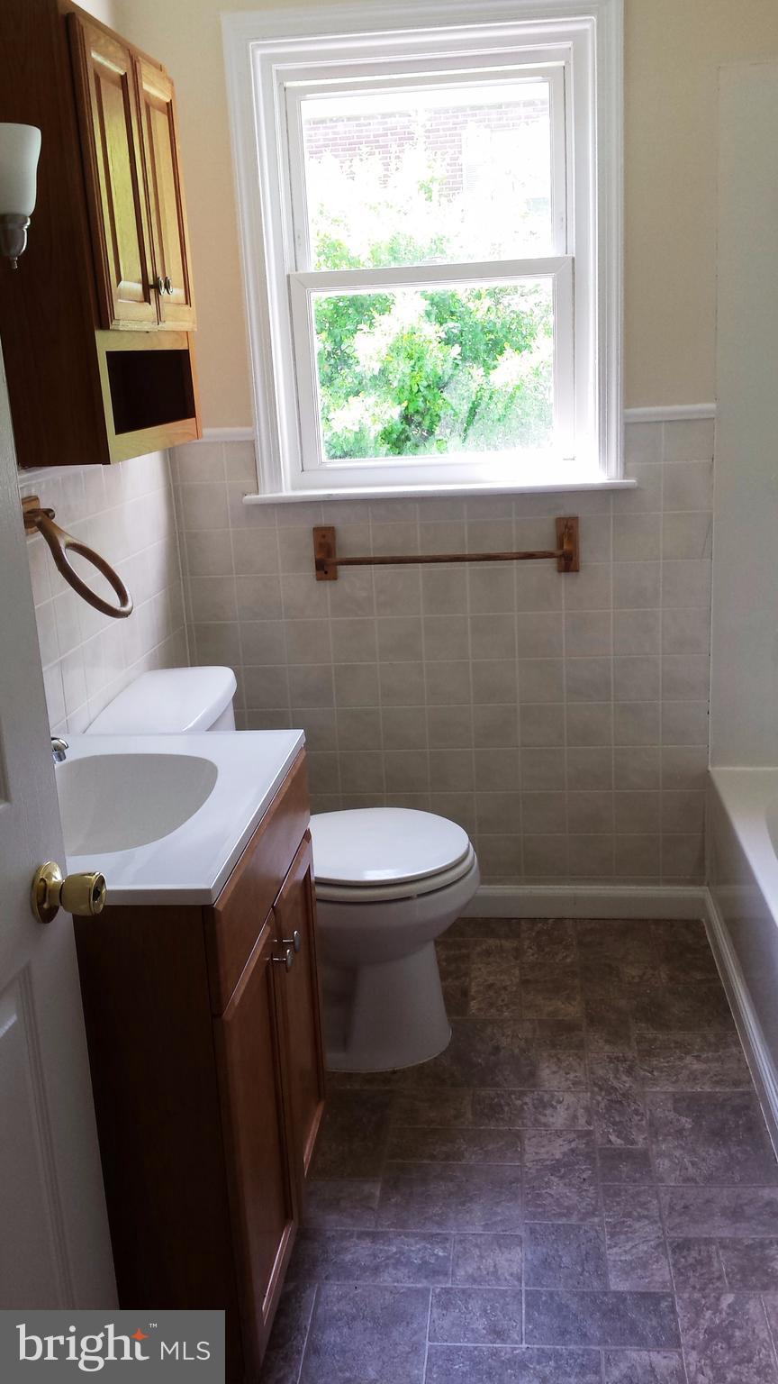 11806 Clearview Road Hagerstown, MD 21742 - Photo 19 of 25 Bath