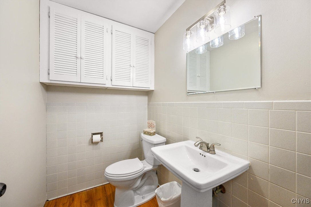 7646 Farmington Road Manlius, NY 13104 - Photo 40 of 47 1/2 BATH 1st floor.
