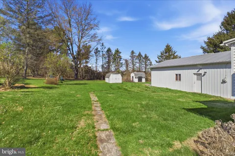 $425,000 | 22 North Chestnut Street, Elverson, PA 19520
