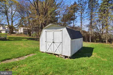 $425,000 | 22 North Chestnut Street, Elverson, PA 19520