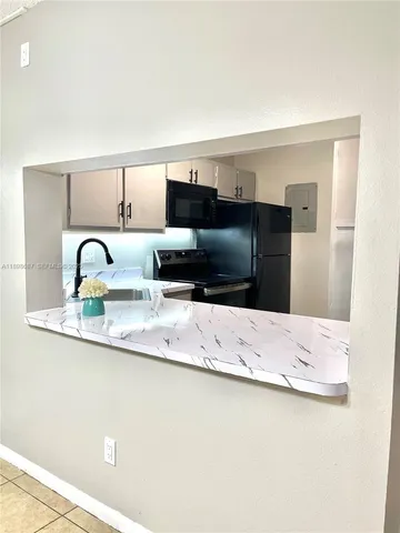 a close view of sink and tap