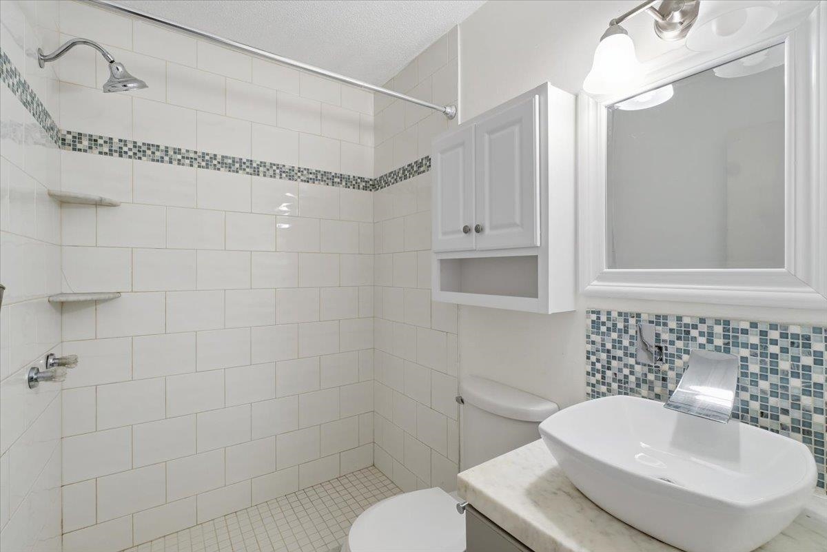 102 Juniper Ridge Shelburne, VT 05482 - Photo 17 of 42