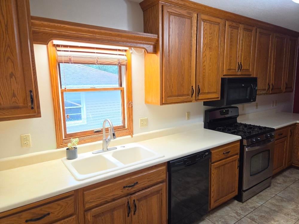 407 Commercial Street Strawberry Point, IA 52076 - Photo 19 of 40 Gallery Image 19