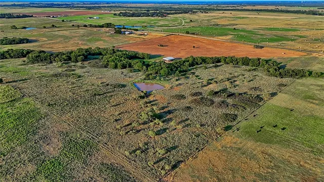 a view of a tennis court